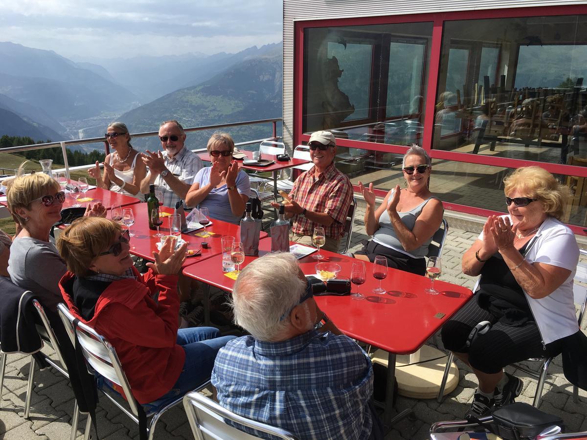 Restaurant Fleschboden Hostel Rosswald Exterior photo